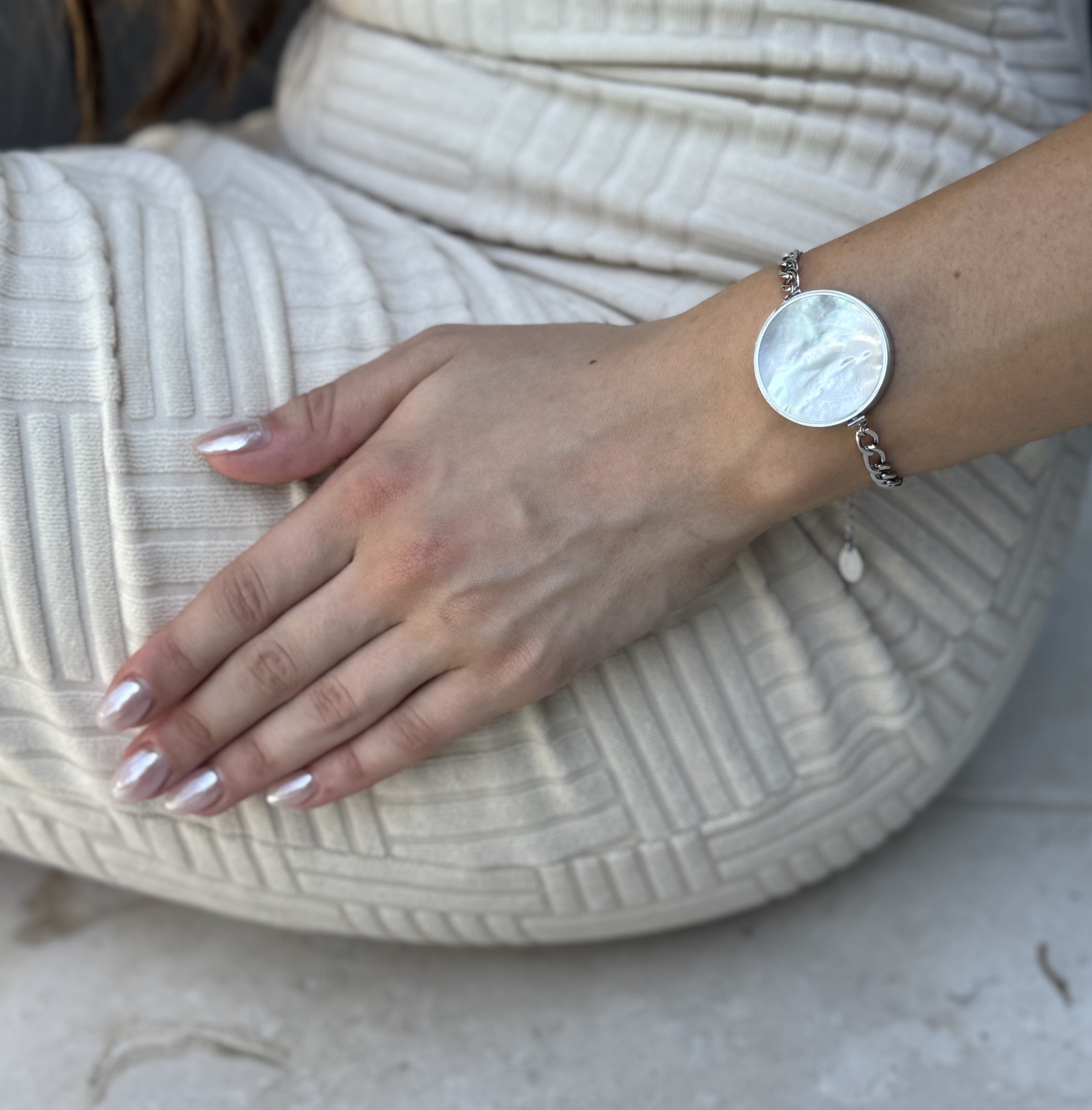 Mother of Pearl Lip Balm Bracelet in White Gold - getbalmy